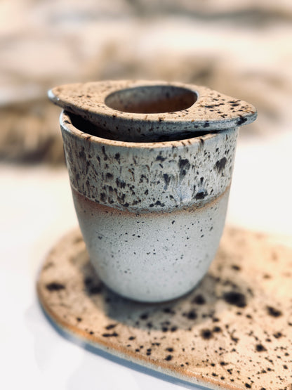 Theeset met mokke, bord, zeefje & 100 gr thee + glazuren