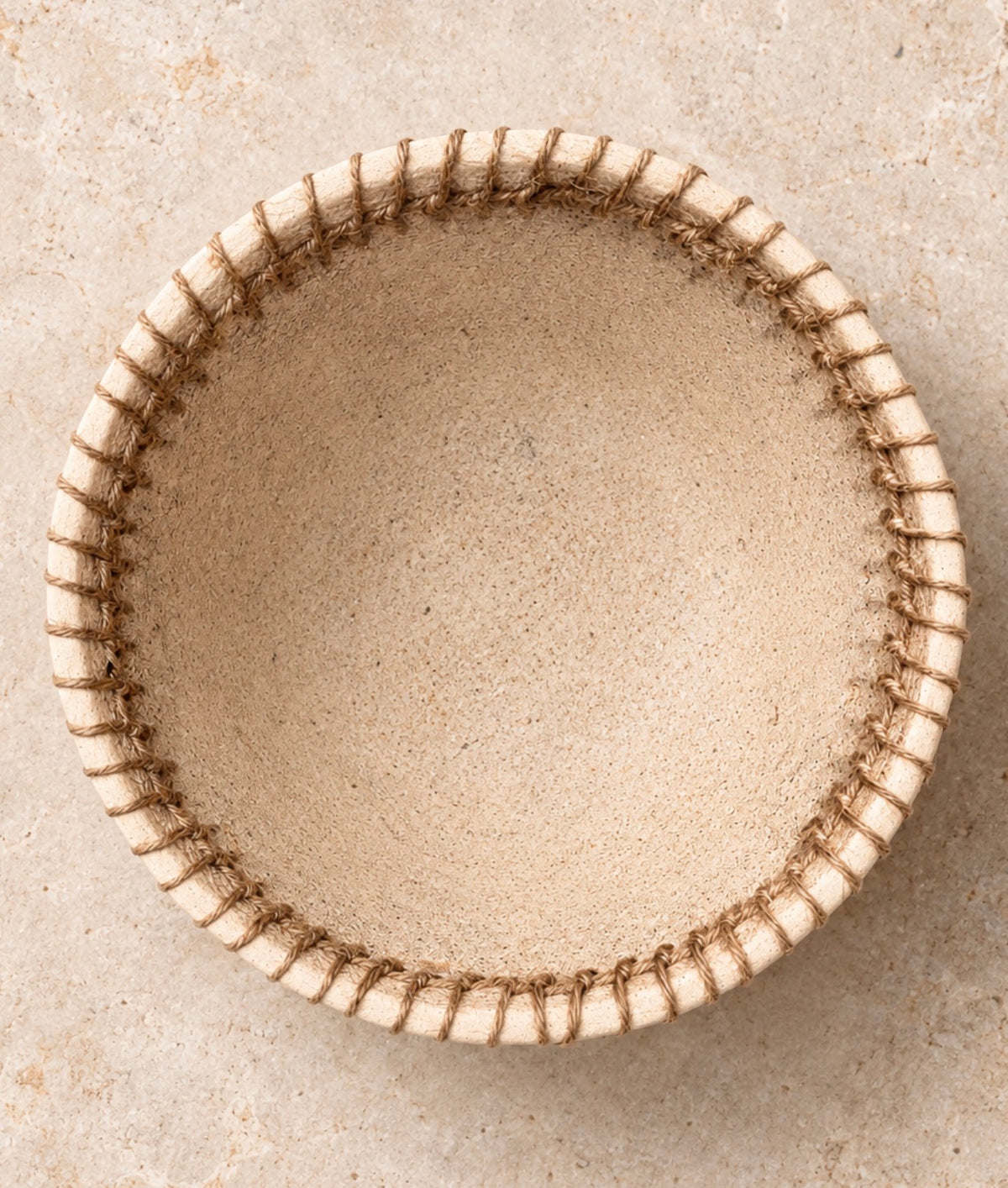KLEI & KOORD REEKS – 2 schalen met jute