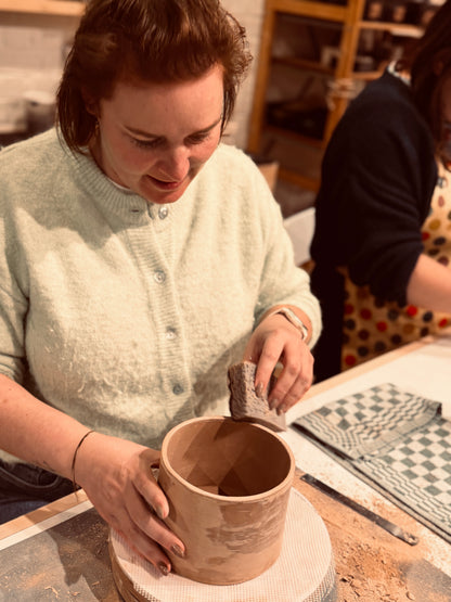 3 plantenpotten met de sgraffito techniek - 3 lessen.