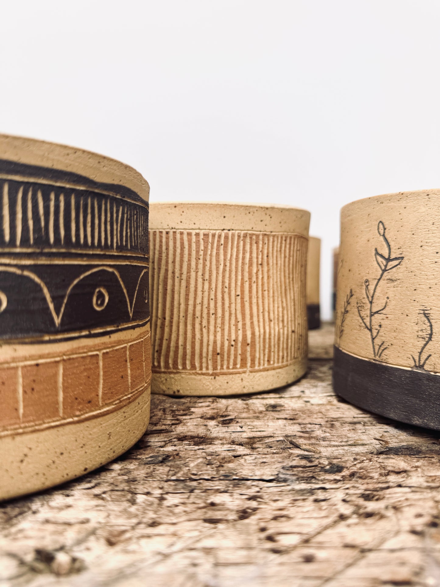 3 plantenpotten met de sgraffito techniek - 3 lessen.